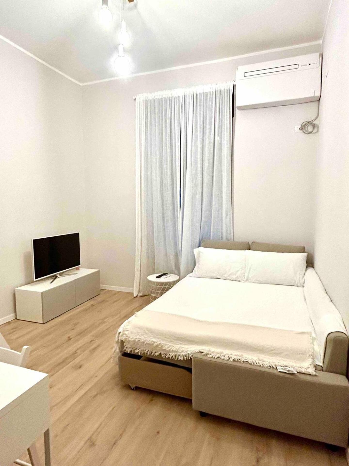Studio Apartment Near Bocconi, Milan
